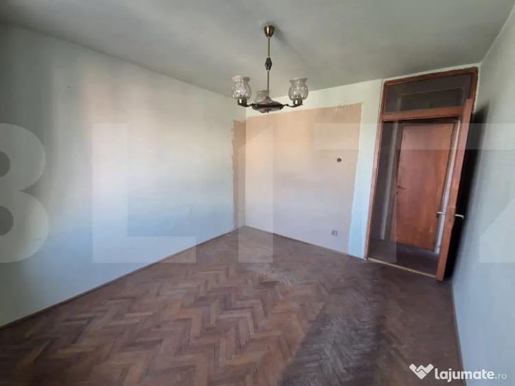 Apartament cu 3 camere decomandat în Complex Studențesc