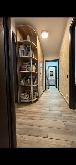 Apartament cu 4 camere decomandat în 1 Decembrie 1918