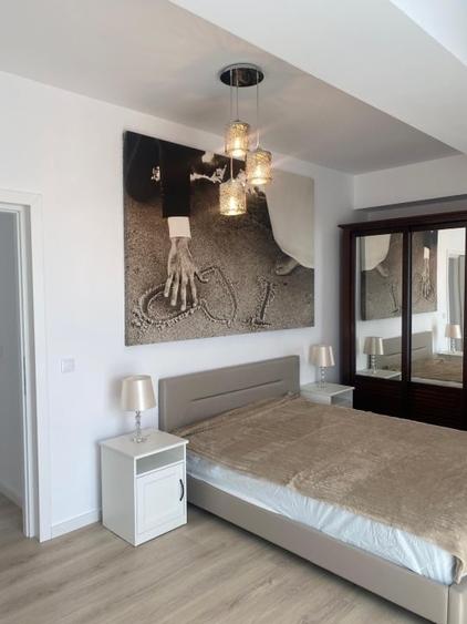 Apartament cu 3 camere decomandat, mobilat în Băneasa