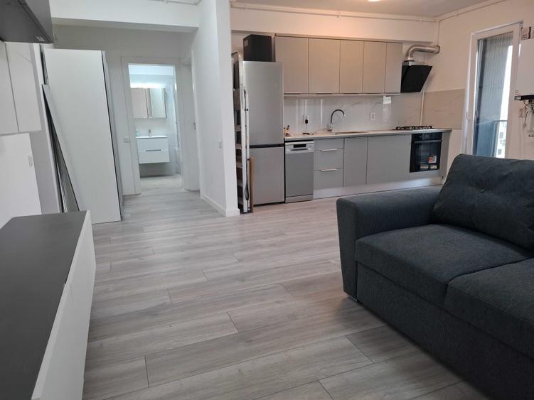 Apartament cu 2 camere decomandat în Central