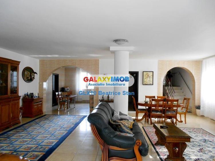 Casă cu 10 camere cu Garaj în Snagov