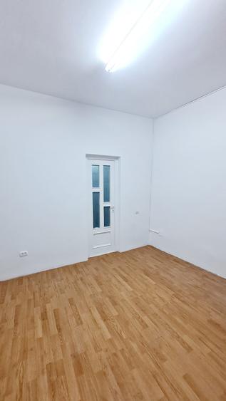 Casă cu 5 camere cu Canalizare în Calea Călărașilor