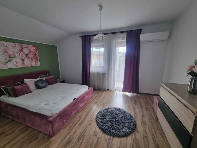 Casă cu 4 camere cu Teren 225 Mp în Domnești