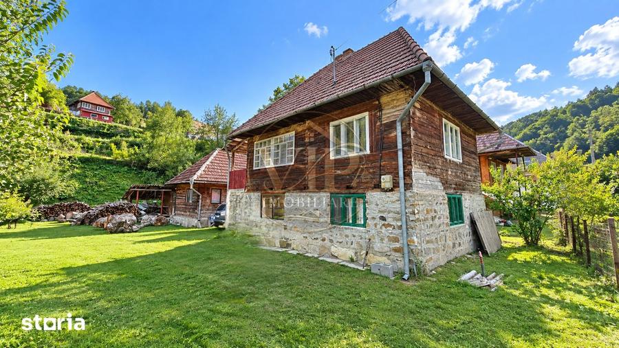 Casă cu 4 camere cu Teren 1130 Mp în Ciugud