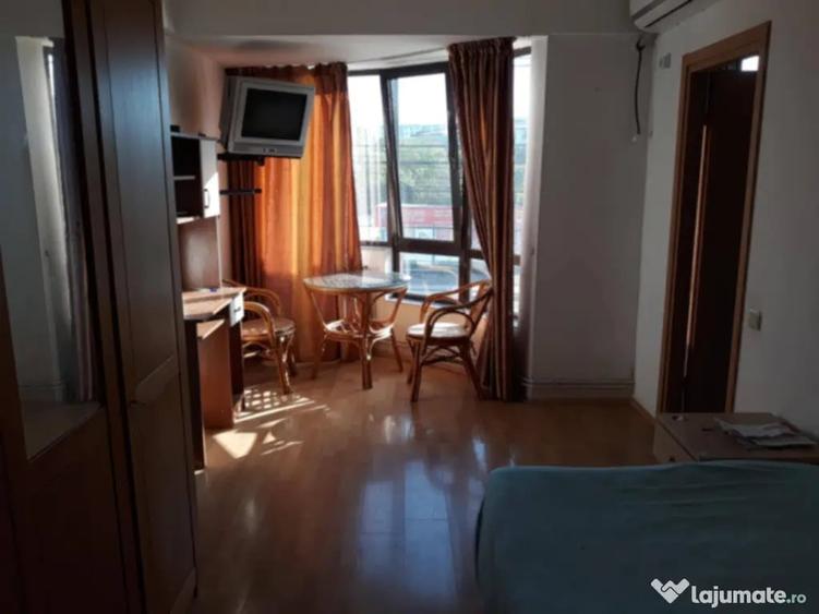 Garsonieră decomandată în Podul de Piatră