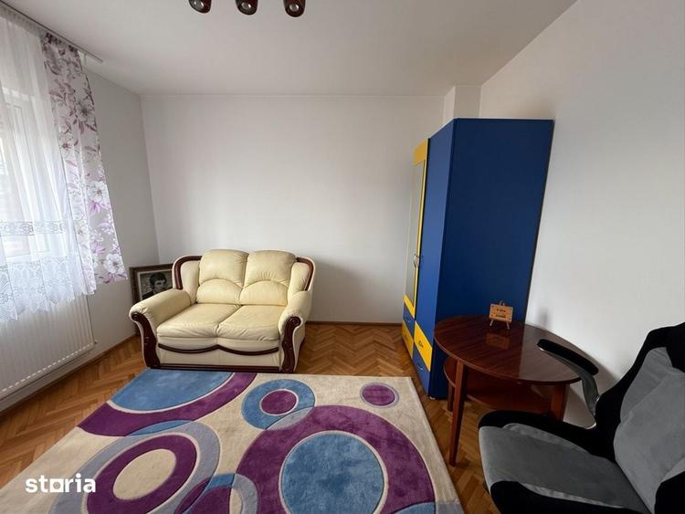 Casă cu 8 camere cu Teren 1300 Mp în Păulești
