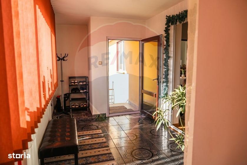 Casă cu 4 camere cu Teren 946 Mp în Central