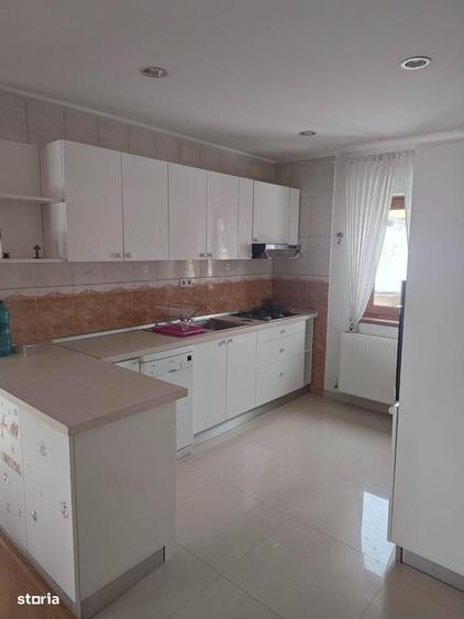 Apartament cu 3 camere în Călimănești