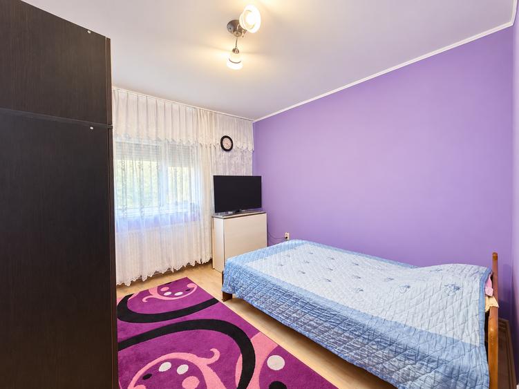 Apartament cu 3 camere semidecomandat în Viziru 1