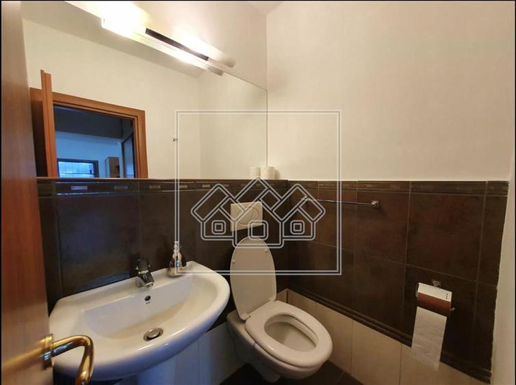 Apartament modern, decomandat, 2 balcoane, etaj 2/8 - Zona Centrala - 10