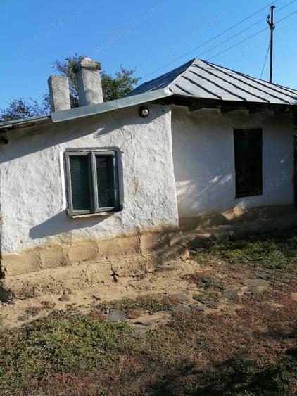 Casă cu 2 camere cu Teren 1700 Mp în Scrioaștea