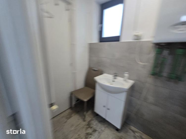 Spațiu comercial, de 48 mp, în Central