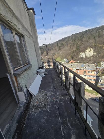 Garsonieră decomandată în Central