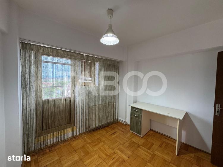 Apartament cu 5 camere decomandat în Turnișor