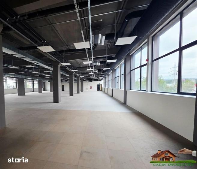Spațiu comercial, de 1,250 mp, în Baza 3