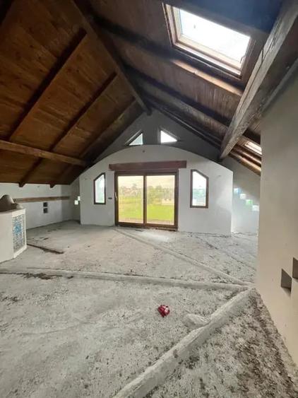 Casă cu Teren 1674 Mp în Frătăuții Vechi