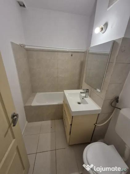 Apartament cu 2 camere semidecomandat în Gorjului