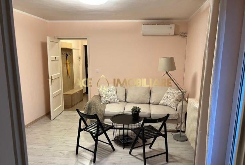 Apartament cu 2 camere decomandat, mobilat în P-ța Romană