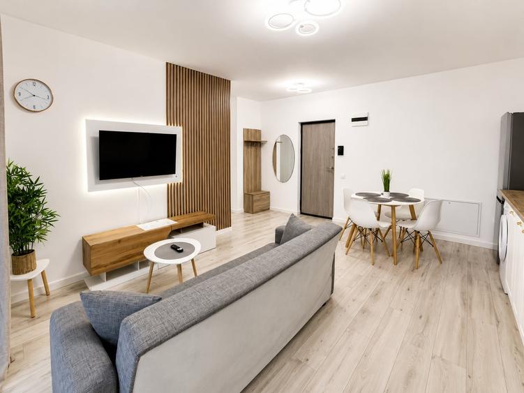 Apartament cu 2 camere semidecomandat, mobilat în Florești