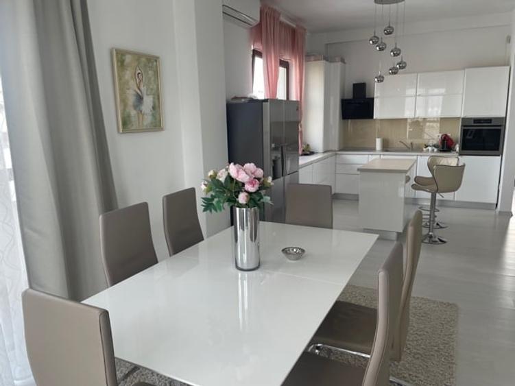Apartament cu 3 camere decomandat în Mihai Viteazul