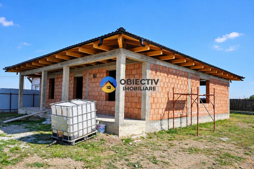 Casă individuală cu 4 camere cu Teren 600 Mp în Dumbrava Roșie