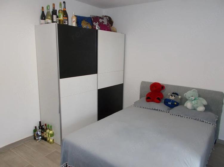 Casă cu 4 camere cu Teren 325 Mp în Parța