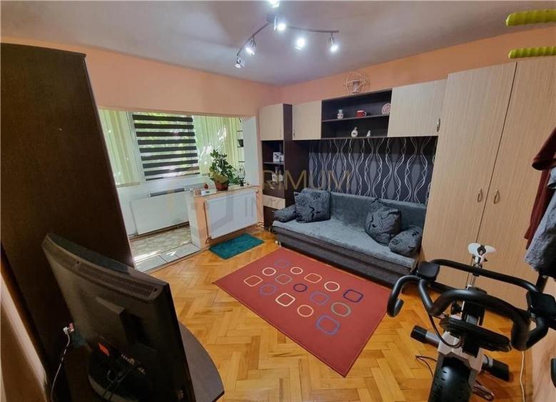 Apartament cu 3 camere decomandat, mobilat în Aeroport