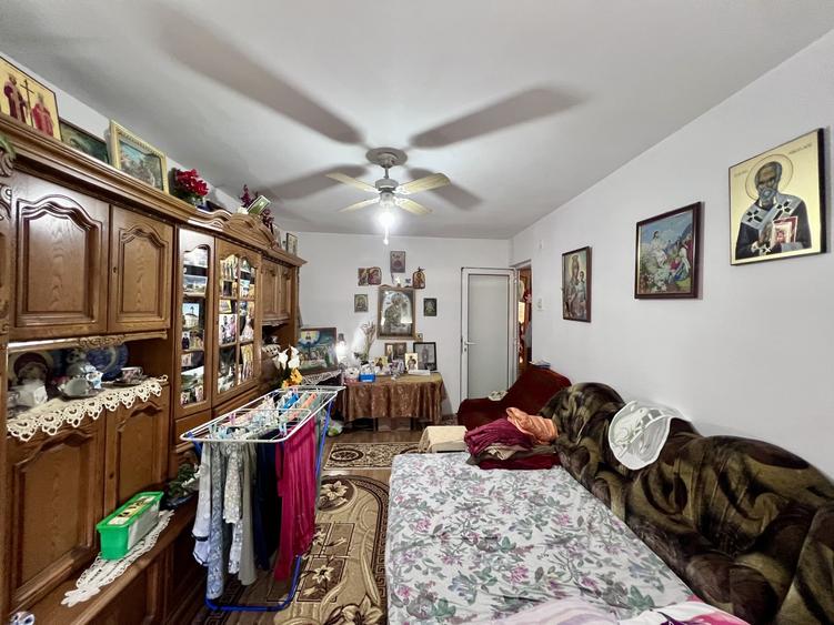 Apartament cu 2 camere decomandat, mobilat în Torontalului
