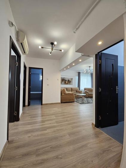 Apartament cu 4 camere decomandat, mobilat în Dacia
