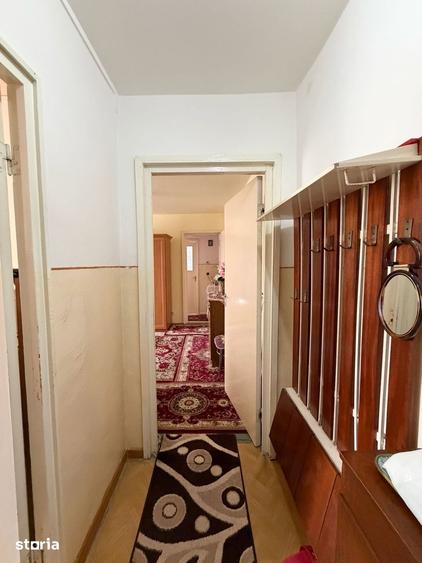Apartament cu 2 camere semidecomandat în Vasile Aaron