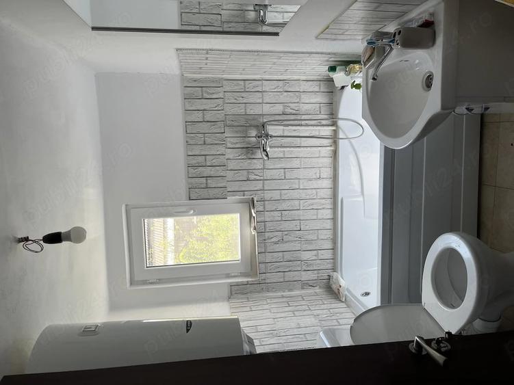 Casă cu Teren 7200 Mp în Poienița