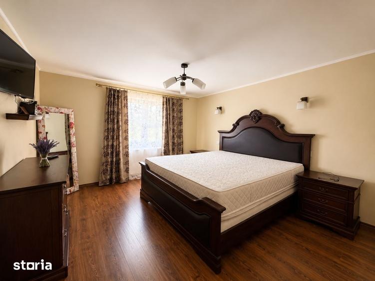 Casă cu 5 camere cu Teren 7320 Mp în Curcani