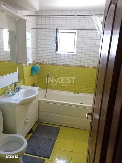 Apartament cu 3 camere decomandat în Nicolina