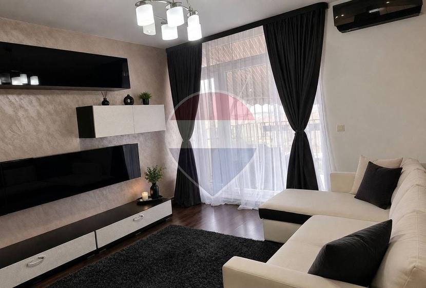 Apartament cu 3 camere decomandat, mobilat în Soarelui