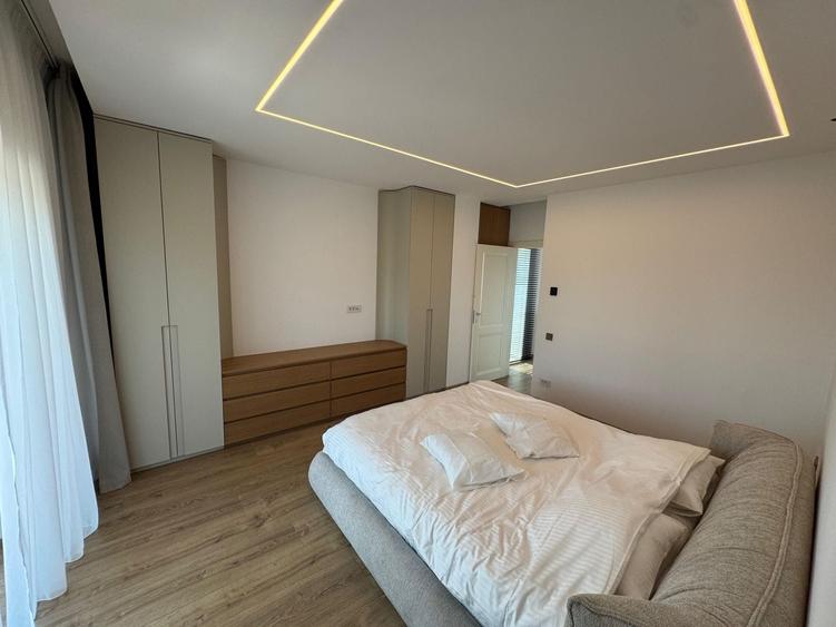 Casă individuală cu 12 camere cu Piscina în Băneasa