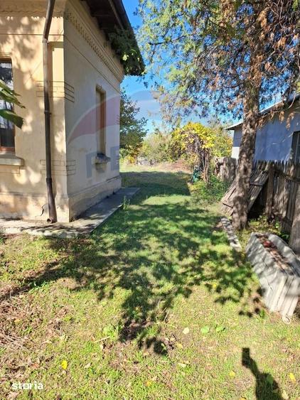 Casă cu 6 camere cu Teren 3300 Mp în Central