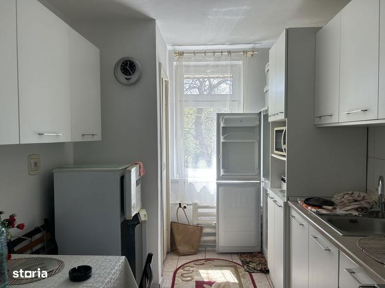 Apartament cu 2 camere semidecomandat în Calea București