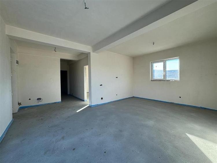 Duplex cu 5 camere cu Canalizare în Chinteni