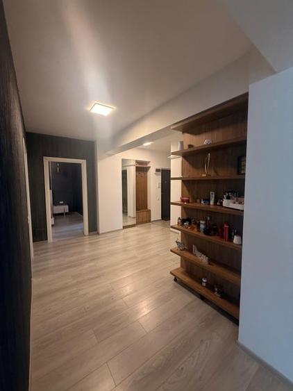 Apartament cu 3 camere decomandat, mobilat în Eremia