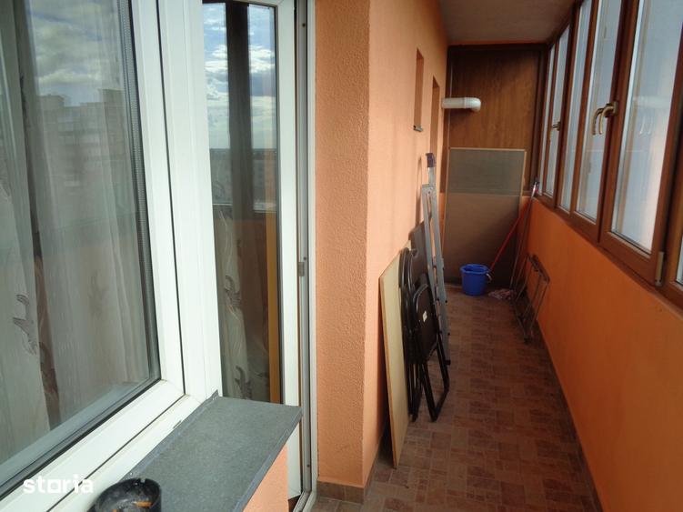 Apartament cu 3 camere decomandat în Bujac