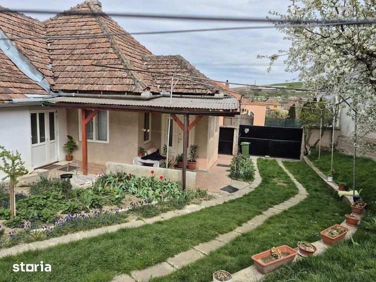 Casă cu 4 camere decomandat cu Teren 486 Mp în Șona