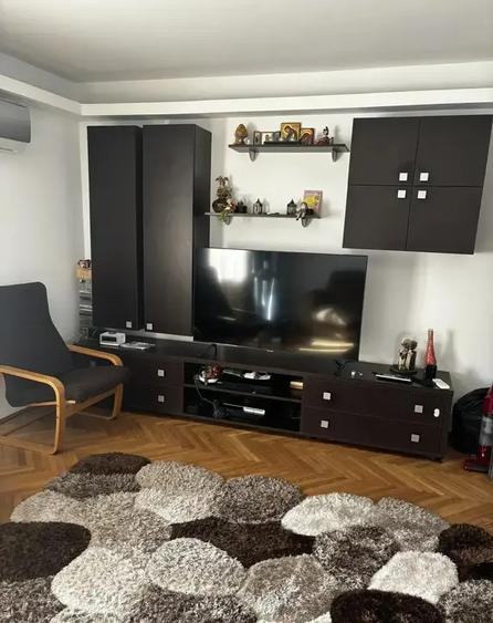 Apartament cu 4 camere decomandat, mobilat în 13 Septembrie