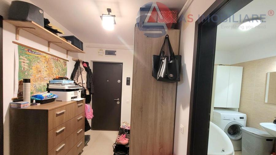 Apartament cu 2 camere decomandat în Tractorul