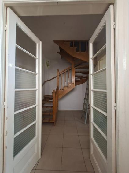 Casă cu 4 camere cu Canalizare în Titulescu