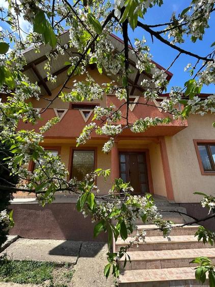 Casă cu Teren 650 Mp în Central