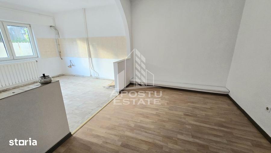 Casă cu 5 camere cu Teren 140 Mp în Circumvalațiunii