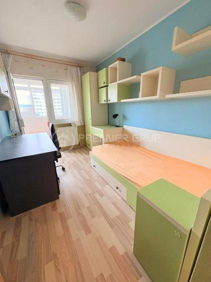 Apartament cu 3 camere decomandat în Dacia