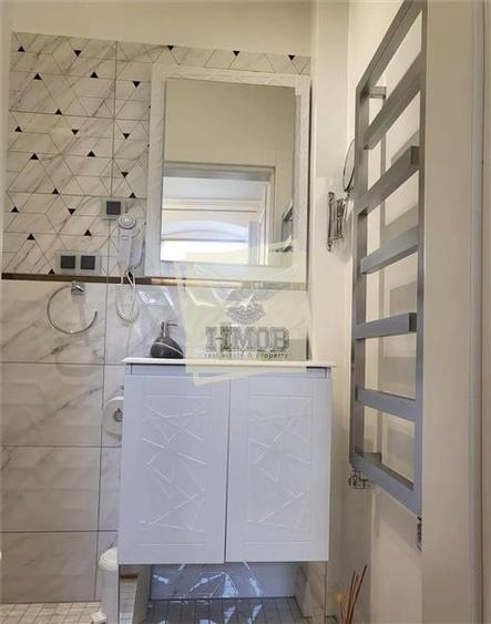 Apartament cu 3 camere decomandat în Aeroport