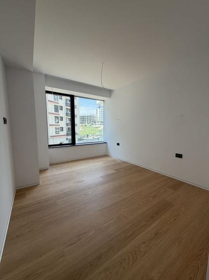 Apartament cu 4 camere decomandat în Lacul Tei
