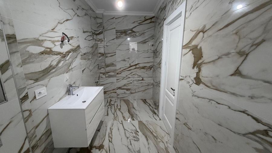 Apartament cu 3 camere decomandat în Aviației